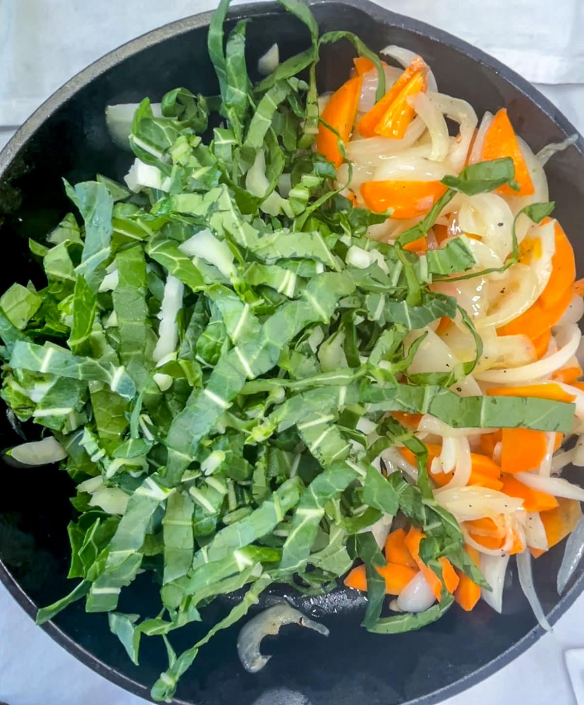 https://healthiersteps.com/wp-content/uploads/2021/02/vegetable-chop-suey-skillet.jpg